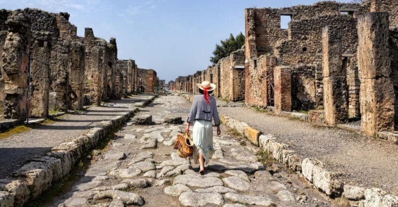 Pompeii from Sorrento: transfer + entry ticket + guided tour - Engaging First Impressions of the Pompeii Tour from Sorrento