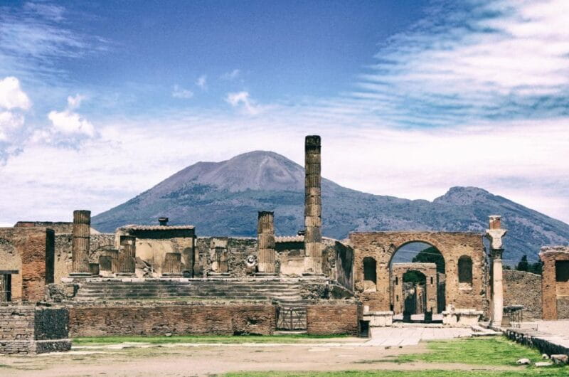 Pompeii: Guided Tour and Lunch - Exploring Pompeii: A Guided Journey with Tasty Rewards