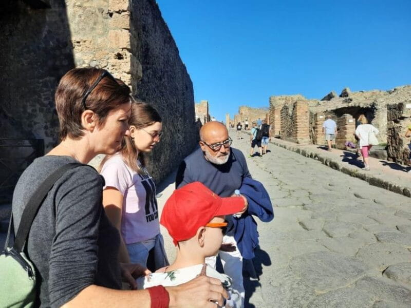 Pompeii: Guided Tour with a local guide - Private - Exploring Pompeii with a Private Guide — What to Expect