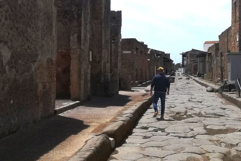 Pompeii: Guided Tour with Archaeologist with max. 12 People - Discovering Pompeii: A Deep Dive into the Experience