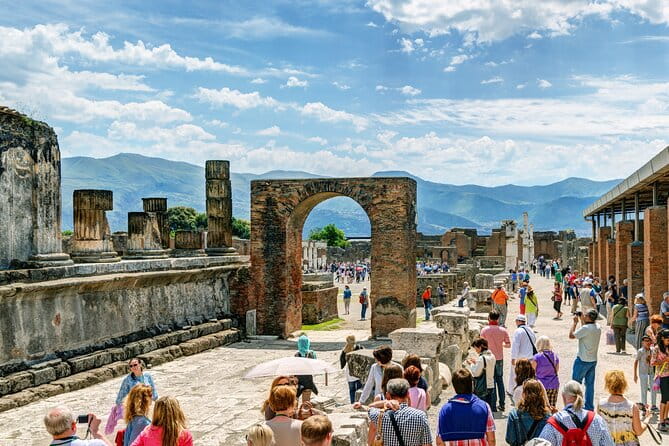 Pompeii Guided Tour with Lunch & Entry Ticket Included - Entering Pompeii: What to Expect