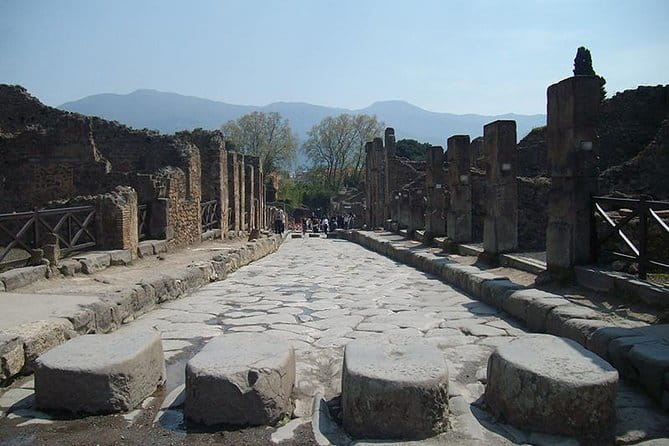 Pompeii Guided Tour with Lunch & Entry Ticket Included - FAQ