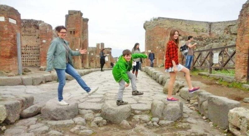 Pompeii: Happy Tour for Children - Key Points and Takeaways