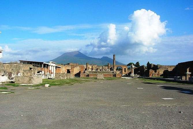 Pompeii: living with the volcano - The Sum Up: A Rich, Authentic Glimpse into Pompeii