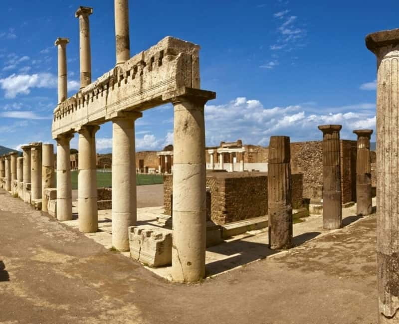 Pompeii Naples: private tour from Rome with visit to the excavations and lunch in Naples - Transportation, Timing, and the Overall Experience