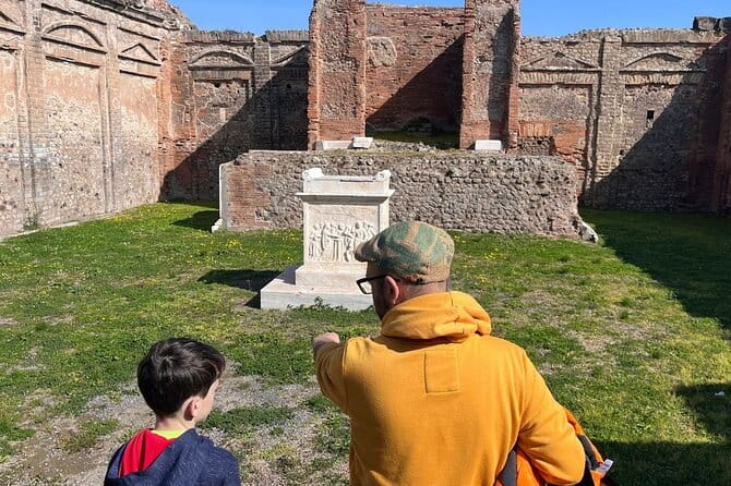 Pompeii & Naples Tour from Rome by Train, Includes Lunch - FAQs