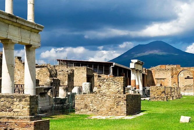 Pompeii Private Half-Day Tour from: Naples,Sorrento, Amalfi Coast - Combining Views and History