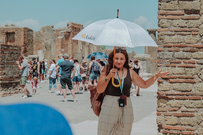Pompeii Private Tour With an Archaeologist Guide - Wandering Ancient Pompeii Streets