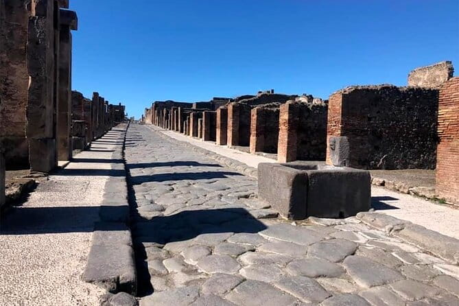 Pompeii private tour with expert guide in archaeology - An Authentic Dive into Pompeii’s Wonders