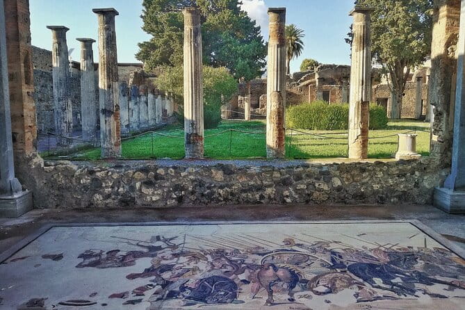 Pompeii Private Walking Tour with Expert and Authorized Guide - Price and Value: Is It Worth It?