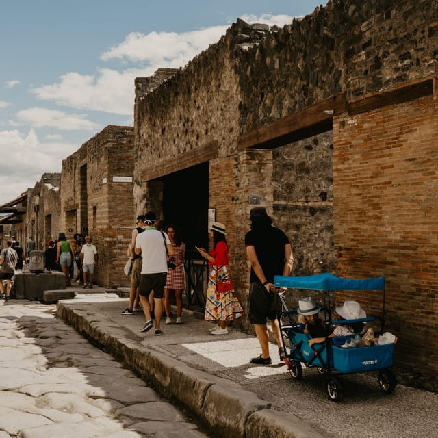 Pompeii Ruins & Vesuvius Full-Day Tour from Pompeii - Exploring Pompeii with a Well-Informed Guide