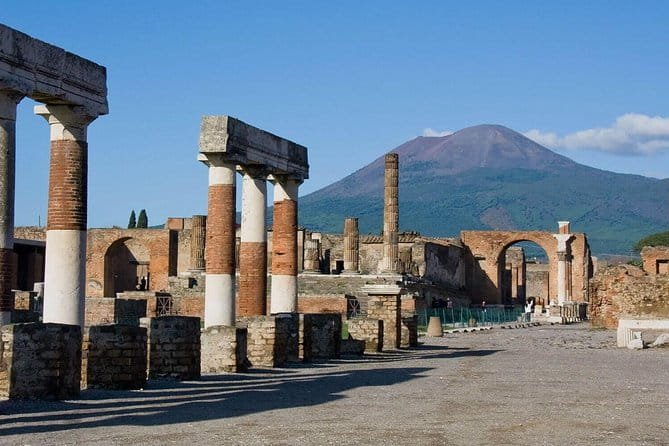 Pompeii Ruins & Wine Tasting with Lunch on Vesuvius with Private Transfer - Visiting Pompeii: What to Expect