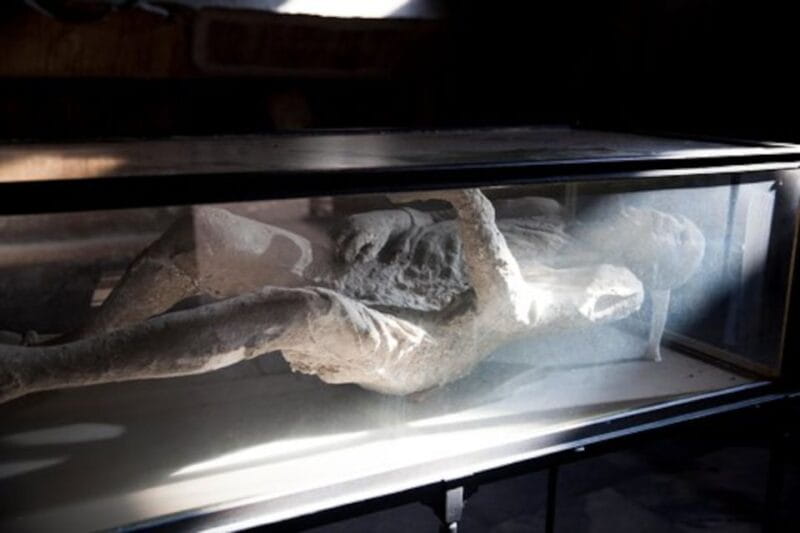 Pompeii: Skip-the-Line Guided Tour with Expert Archaeologist - Entering The Ancient Streets of Pompeii