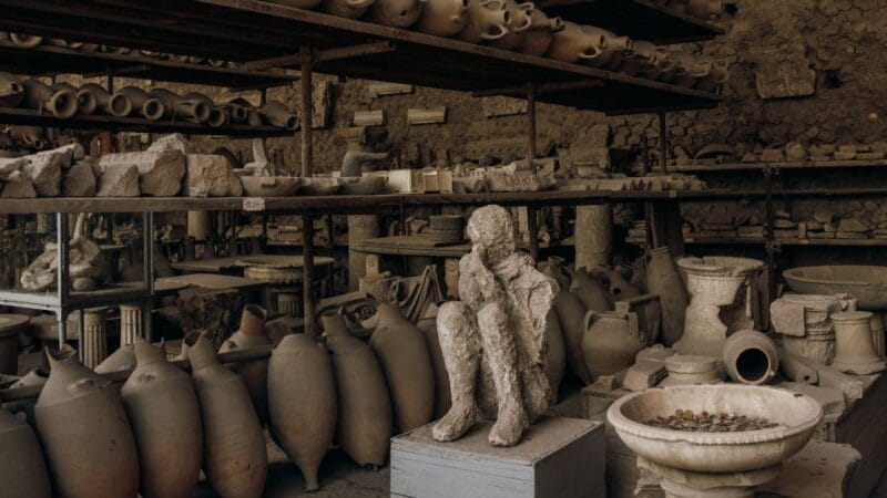 Pompeii: Skip-the-Line Guided Tour with Expert Archaeologist - Visiting the Baths, Temples, and Brothels