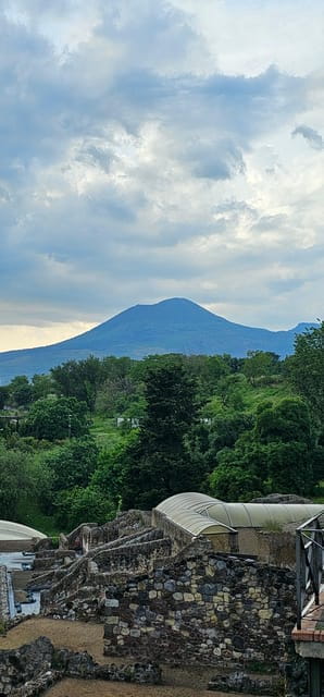 Pompeii, skip-the-line ticket with smartphone audio guide on App - Exploring Pompeii with Your Smartphone and Skip-the-Line Entry