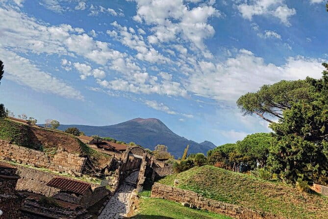 Pompeii skip the line with specialized guide at sunset - FAQ