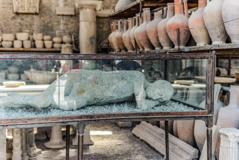 Pompeii: Small Group Tour with an Archaeologist - Entering Pompeii: What to Expect