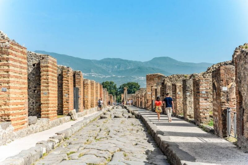 Pompeii: Small Group Tour with an Archaeologist - The Unique Stories: Humanizing Pompeii