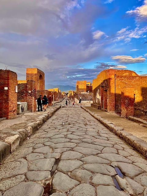 Pompeii sunset Tour: a visit away from the crowds - Exploring Pompeii at Sunset: What to Expect