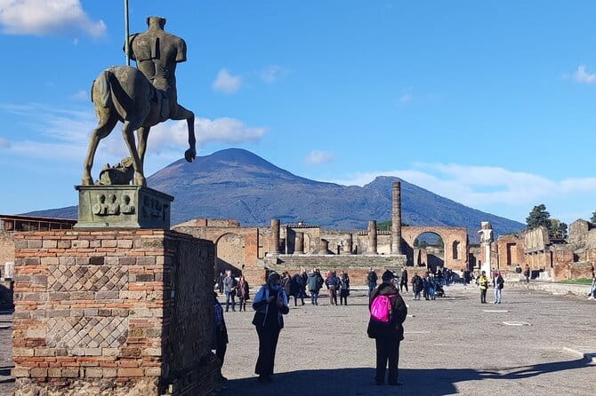 Pompeii: Tour with Archaeologist Guide & Skip-the-Line Entry - Entering Pompeii: What You Can Expect