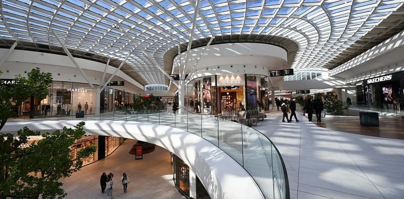 Pompeii Tour with Maxi Mall Shopping Experience - Practical Aspects: Logistics and Comfort