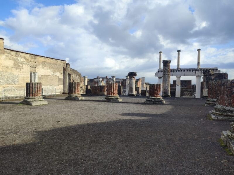 Pompeii: two hours walking Tour - Entering Pompeii: First Impressions