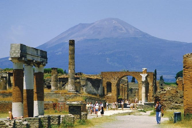 Pompeii Walking tour with Guide and ticket - FAQ
