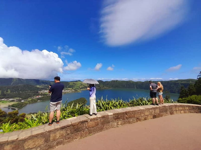 Ponta Delgada: The Blue & Green Lake Shore Excursion - FAQ
