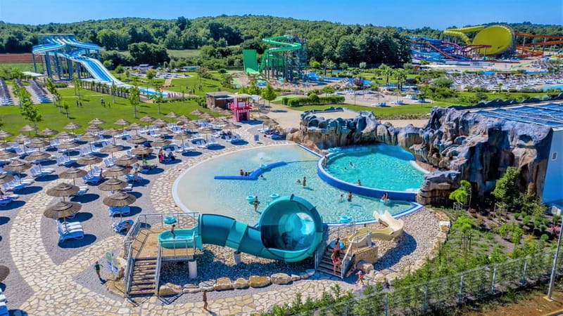 Pore: Aquapark Aquacolors Full-Day Entry Ticket - Entering the Water World of Aquacolors