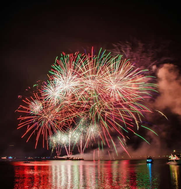 Pore: Firework Sea Cruise - Who Will Love This Experience?