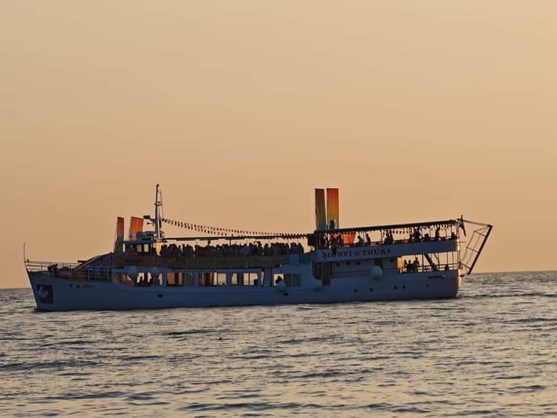 Pore: Sunset Cruise with Dinner and cocktail - Entering the Scenic Waters of Pore: A Gentle Sail