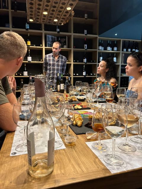 Port Wine class with 5 Port tasting and pairings - The Guide: Knowledgeable and Engaging