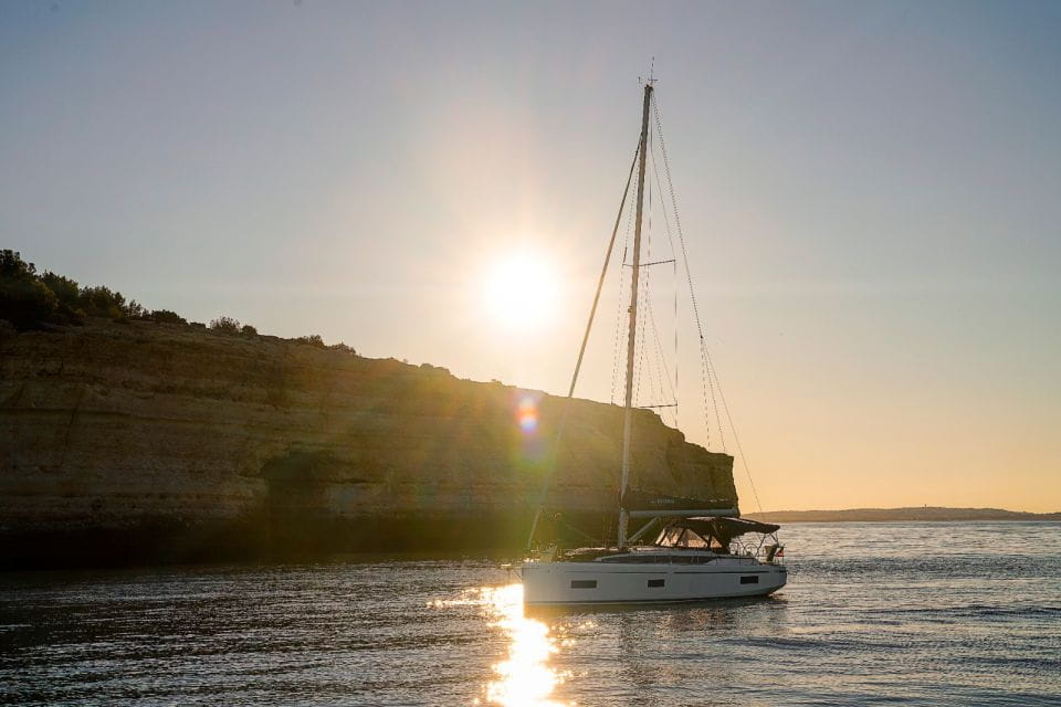Portimao: Sunrise Luxury Sail-Yacht Cruise - Algarve Coast Exploration