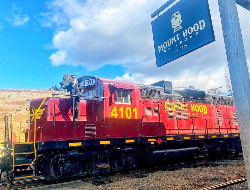 Portland: Multnomah Falls and Hood River Day Trip With Train - Key Points