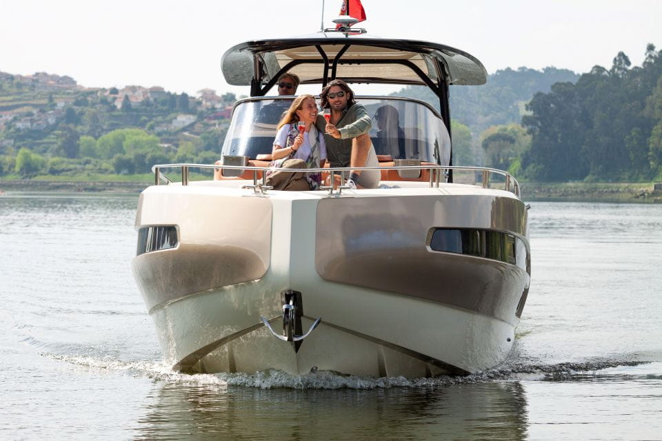 Porto: 2h SUNSET Private Luxury Yacht in the Douro - Private Yacht Exclusivity