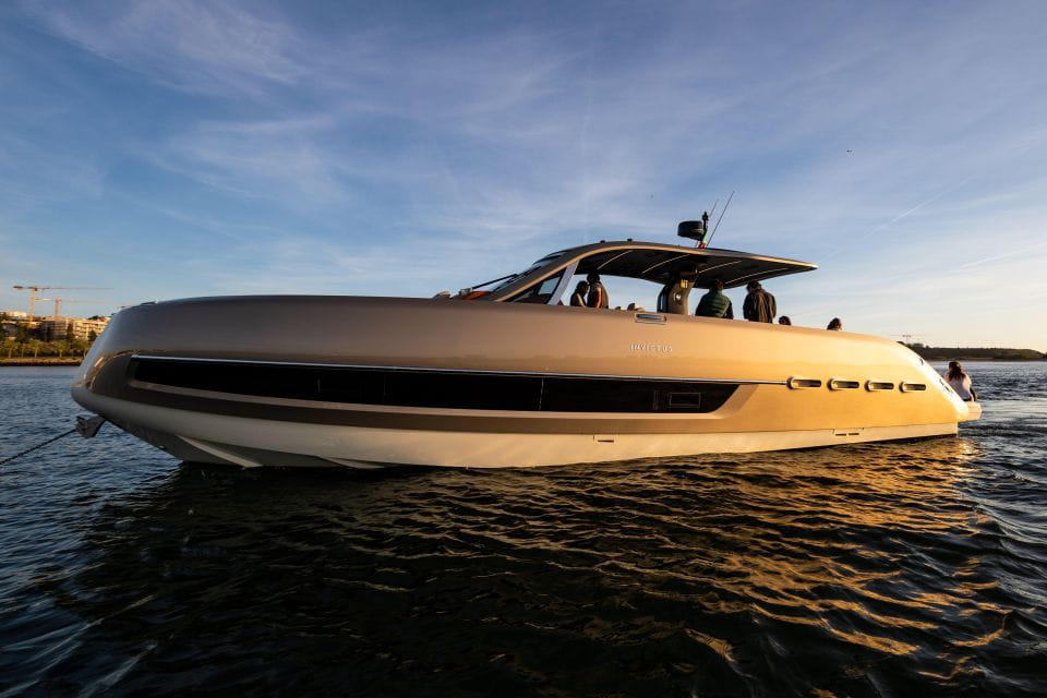 Porto: 2h SUNSET Private Luxury Yacht in the Douro - Frequently Asked Questions
