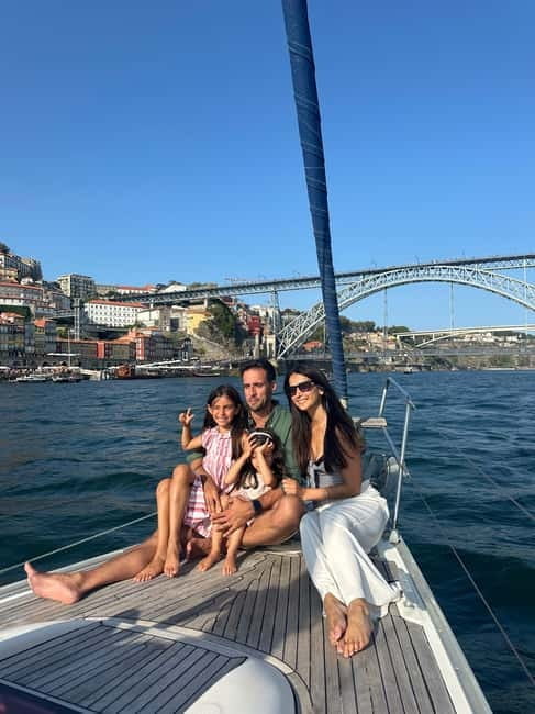 Porto 4H: Charm cruise, wine tasting and vintage van tour - Scenic Drive and Photo Opportunities