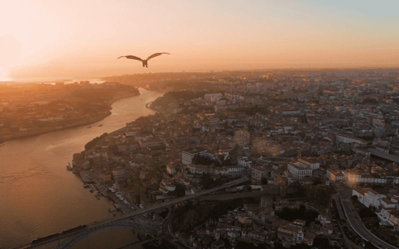 Porto: 5D Flight over de City for all family. - Entering Porto’s View from a New Angle
