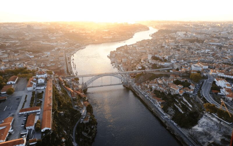 Porto: 5D Flight over de City for all family. - Price, Logistics, and Practical Tips