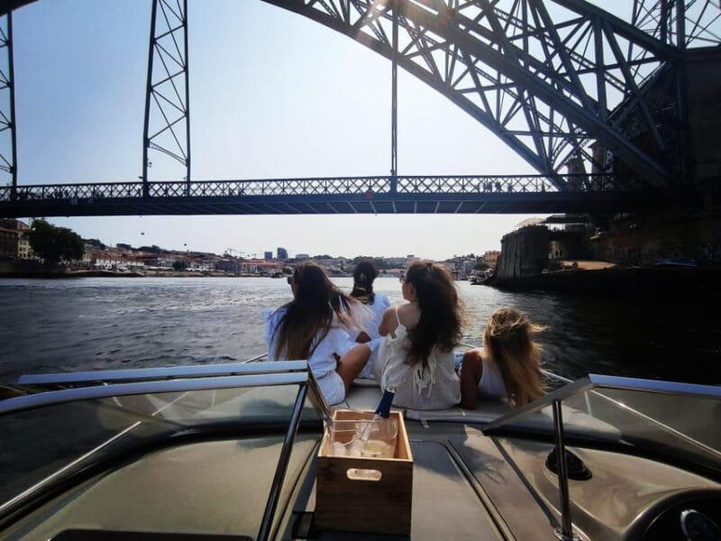 Porto: 6 Bridges and Ribeira Boat Tour with Sunset Option - The Unique Stops and Highlights