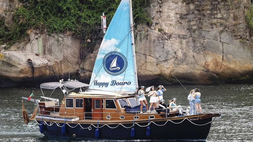 Porto: Bachelorette Party on Private Boat (1-10 People) - Highlights of the Tour