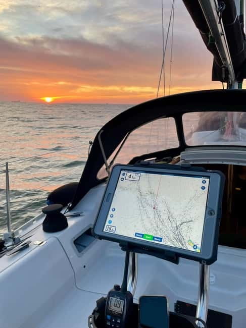 Porto: Best Exclusive Charming Sailboat Sunset - Key points / Takeaways