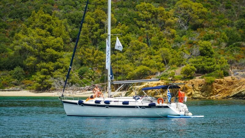 Porto Carras/Neos Marmaras: Private Half Day Cruise - The Yacht and Its Amenities: Comfort Meets Adventure