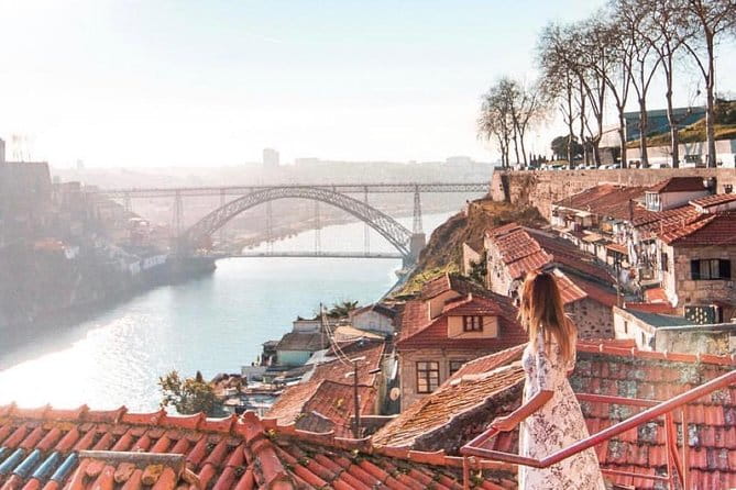 Porto Classic Car Tour - Vintage Experience - Entering Porto in a Classic Car: A Unique Way to Explore