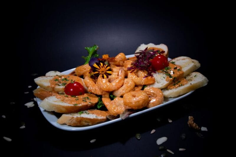 Porto: Dinner with Cabaret & Pole Shows - Price & Value Considerations