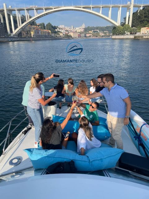 Porto: Douro 6 Bridges or Sunset Tour With Welcome Drinks - Douro River Views