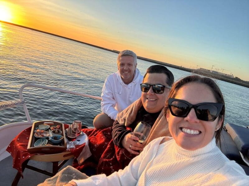 Porto: Douro private cruiser (only for you)6 bridges/sunset - Key Points / Takeaways