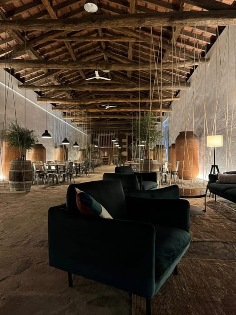 Porto: Douro valley 2 farms with wine tasting and lunch - FAQ