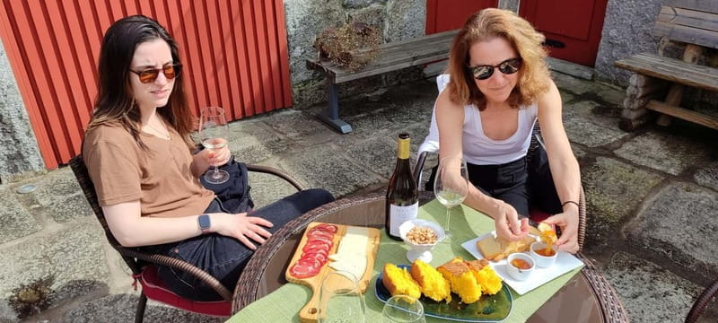 Porto: Douro Valley Exclusive Vinho Verde Tour - Timing and Logistics: What to Expect