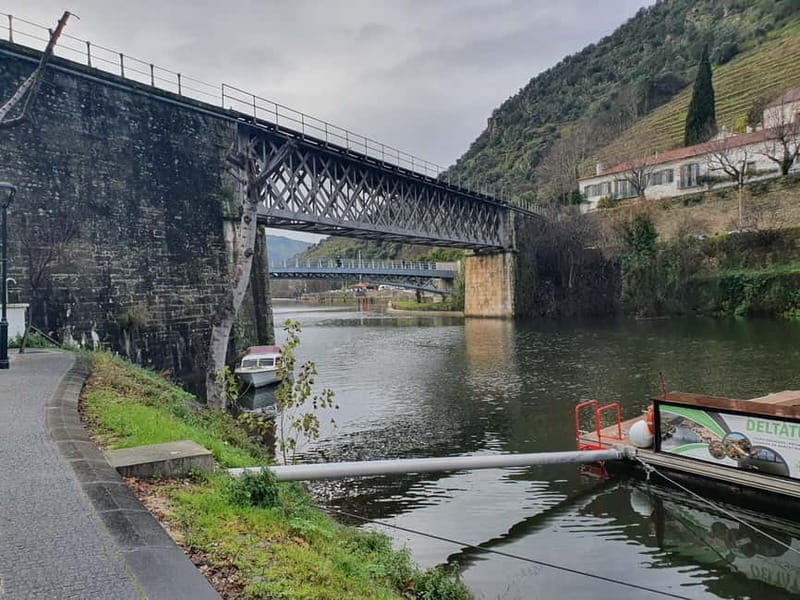 Porto: Douro Valley Private Tour with Winery Visit & Lunch - FAQs